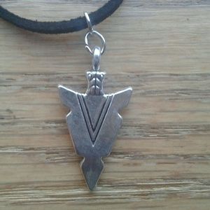 ๐ถ Arrowhead Necklace